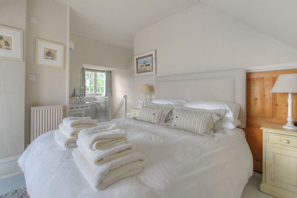 2 Hadleigh Villas
