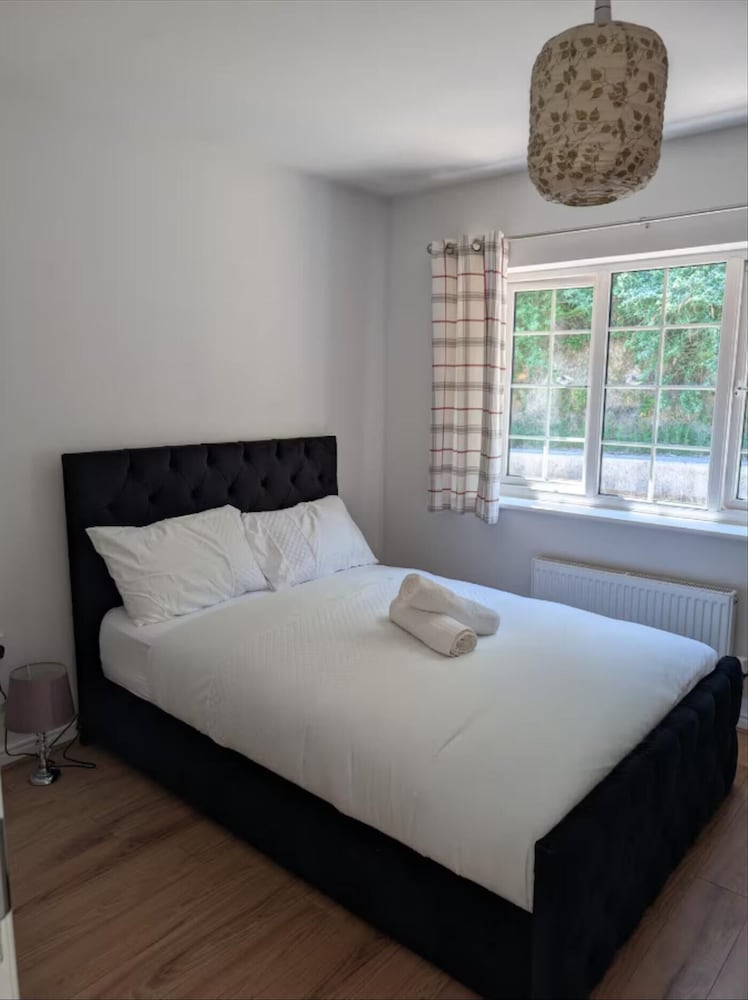 Enbrook Valley House - 3 Bedrooms, Folkestone
