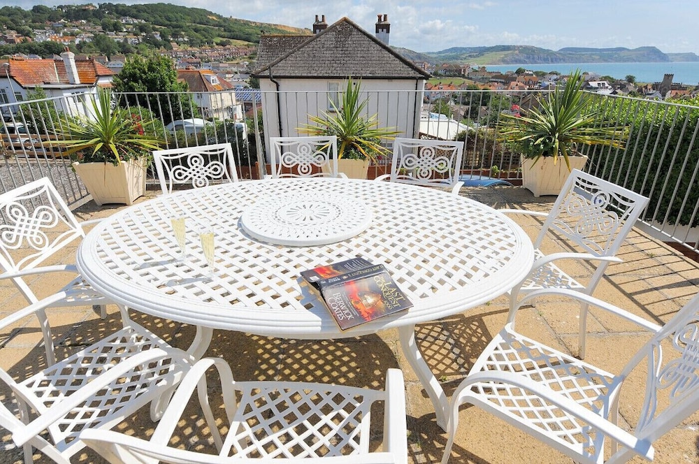 2 Hadleigh Villas