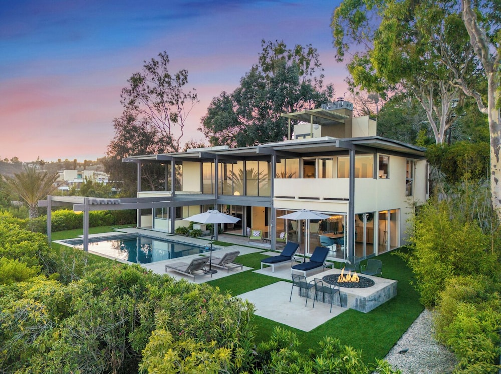Solara Point - Sunset to Skyline With Pool & Epic Views