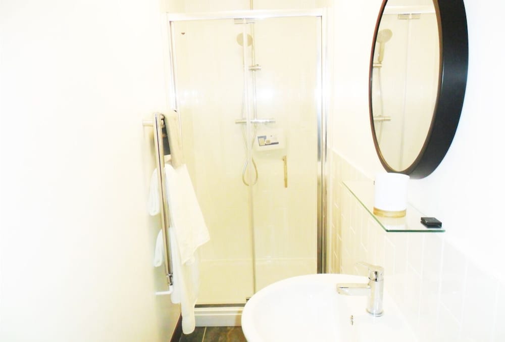 Ramsgate Vacations - White Stag Lodge - Property Image 4