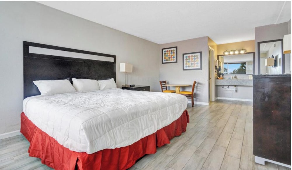 Stayable Davenport view 3