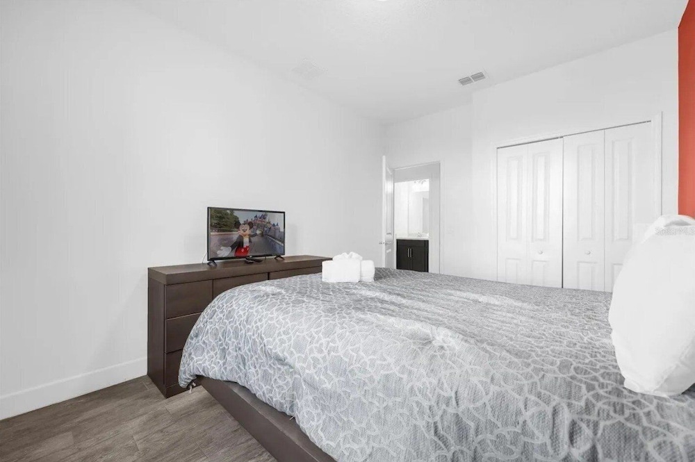450cd-the Enclaves At Festival 5 Bedroom Townhouse