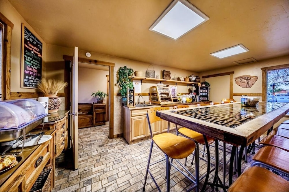 Stone Lizard Lodging