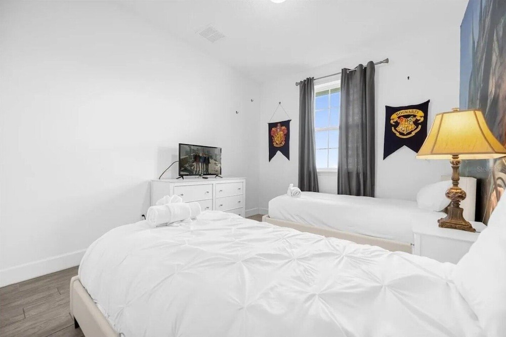 450cd-the Enclaves At Festival 5 Bedroom Townhouse