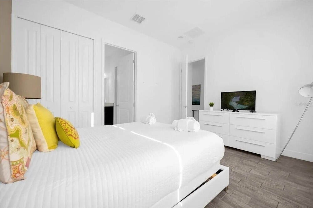 450cd-the Enclaves At Festival 5 Bedroom Townhouse