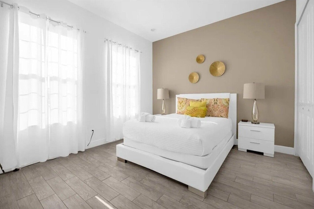 450cd-the Enclaves At Festival 5 Bedroom Townhouse
