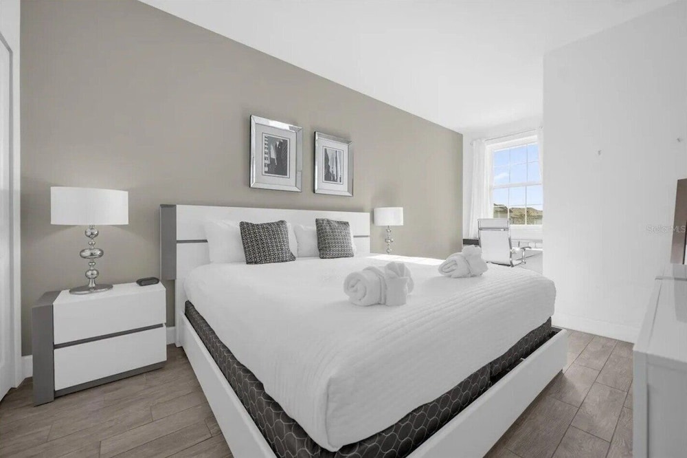 450cd-the Enclaves At Festival 5 Bedroom Townhouse
