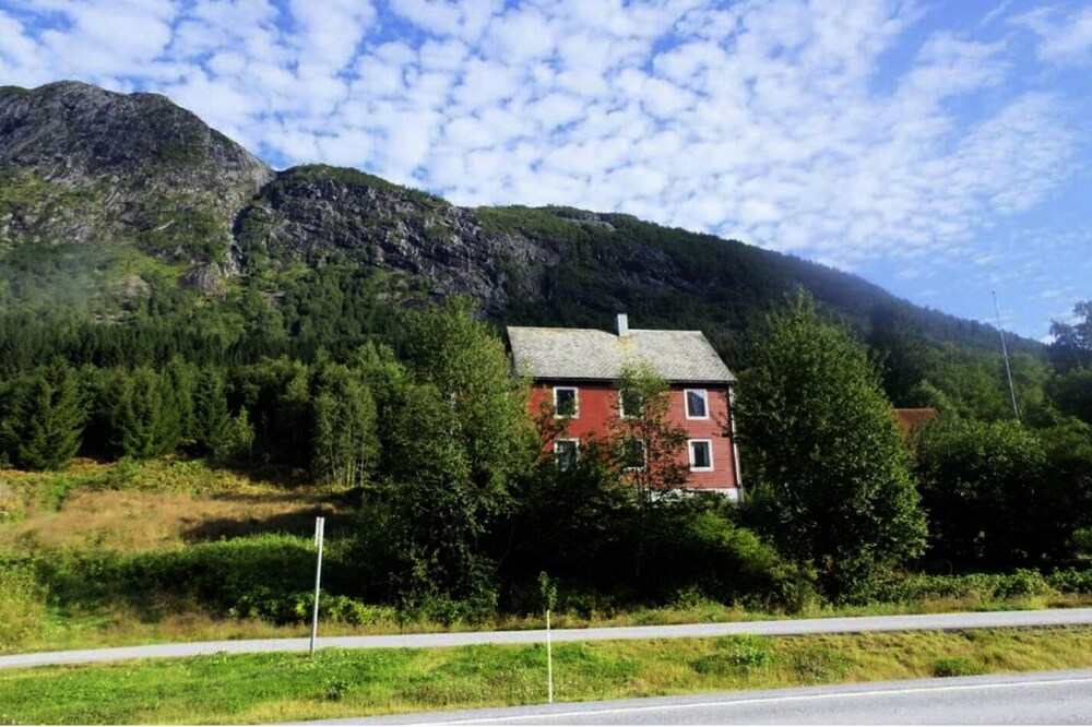 Jølster Lake View