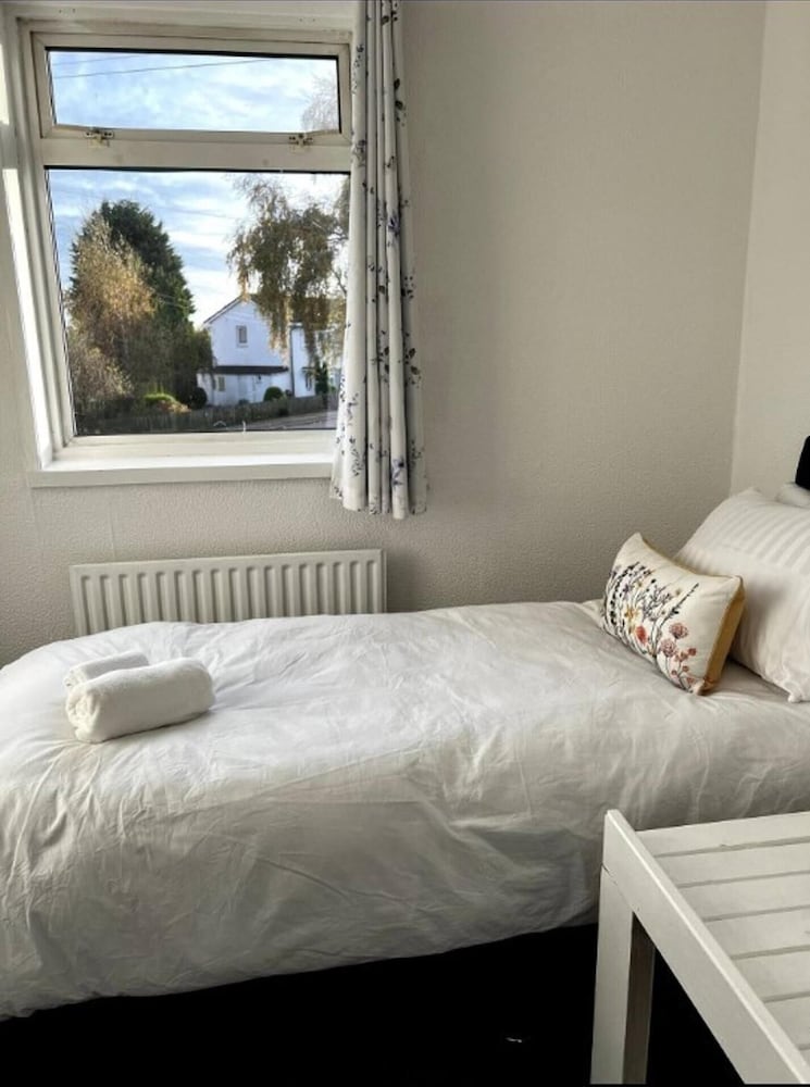 Serene Melford House in Nottingham