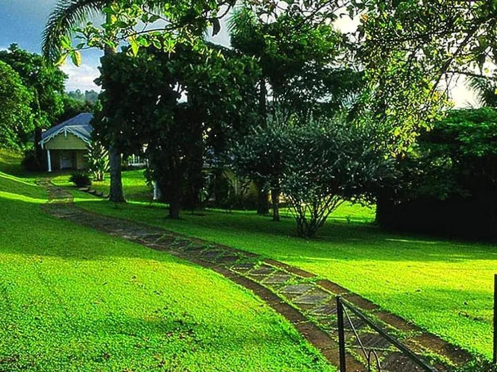 Blue Mountain Luxury Lodge