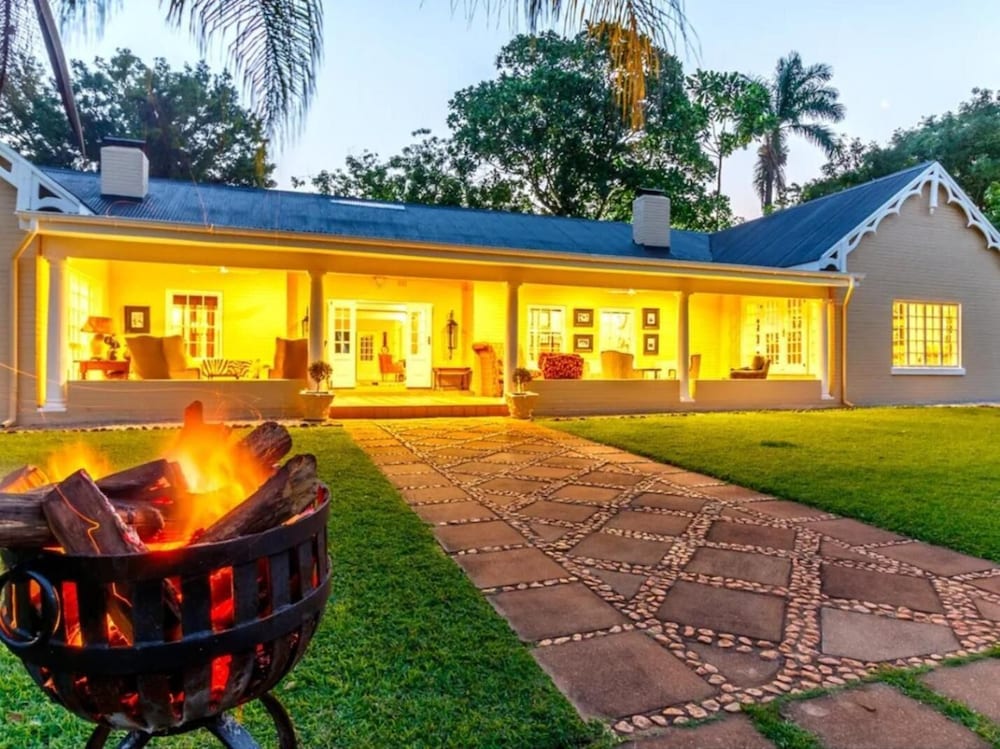 Blue Mountain Luxury Lodge