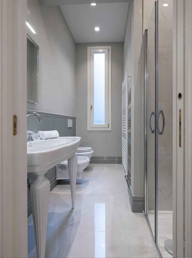 Genteel Home Giraldi