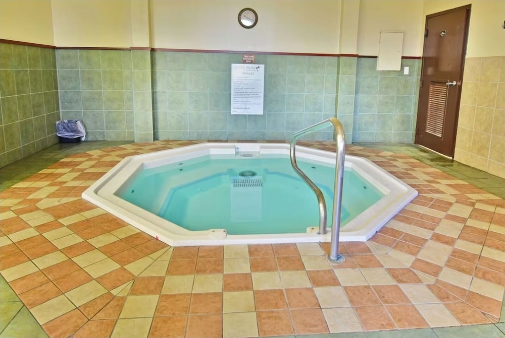 3BR Townhouse at Regal Palms: Pool & Disney Fun