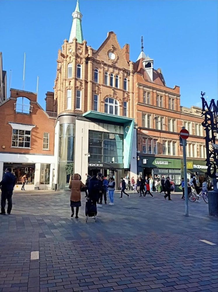 Leicester - Apartment - Sleeps 4 - 97ws