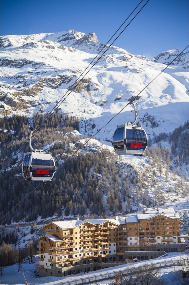 Apartment in Tignes With Slope Access & Spa
