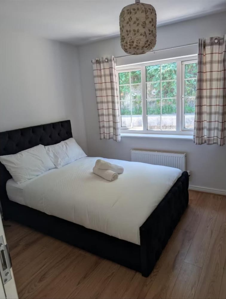 Enbrook Valley House - 3 Bedrooms, Folkestone