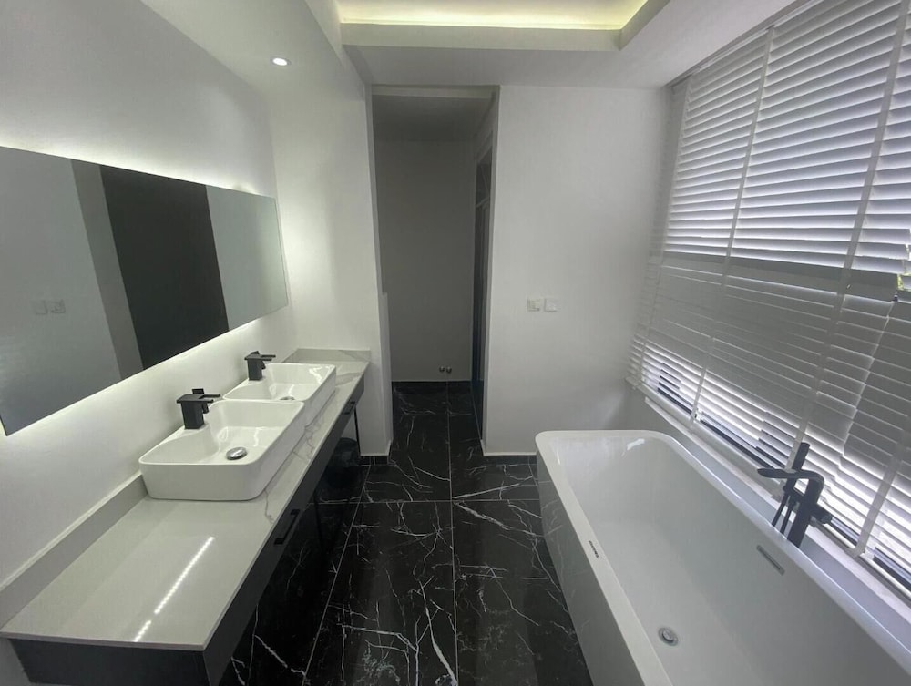 Home Xperience Luxury Apartments