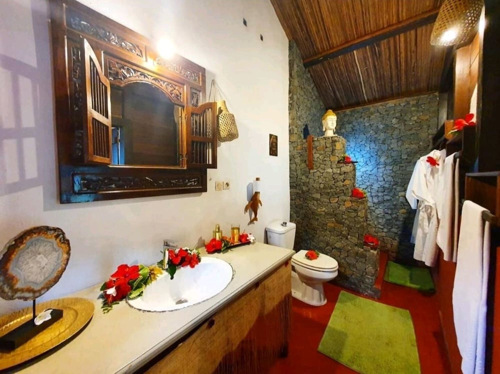 Ravoraha Ecolodge