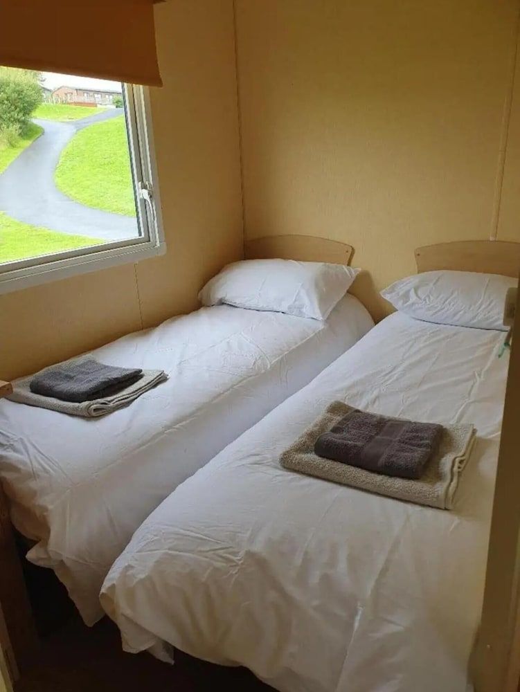 Lochside Retreat at Three Lochs Holiday Park view 3