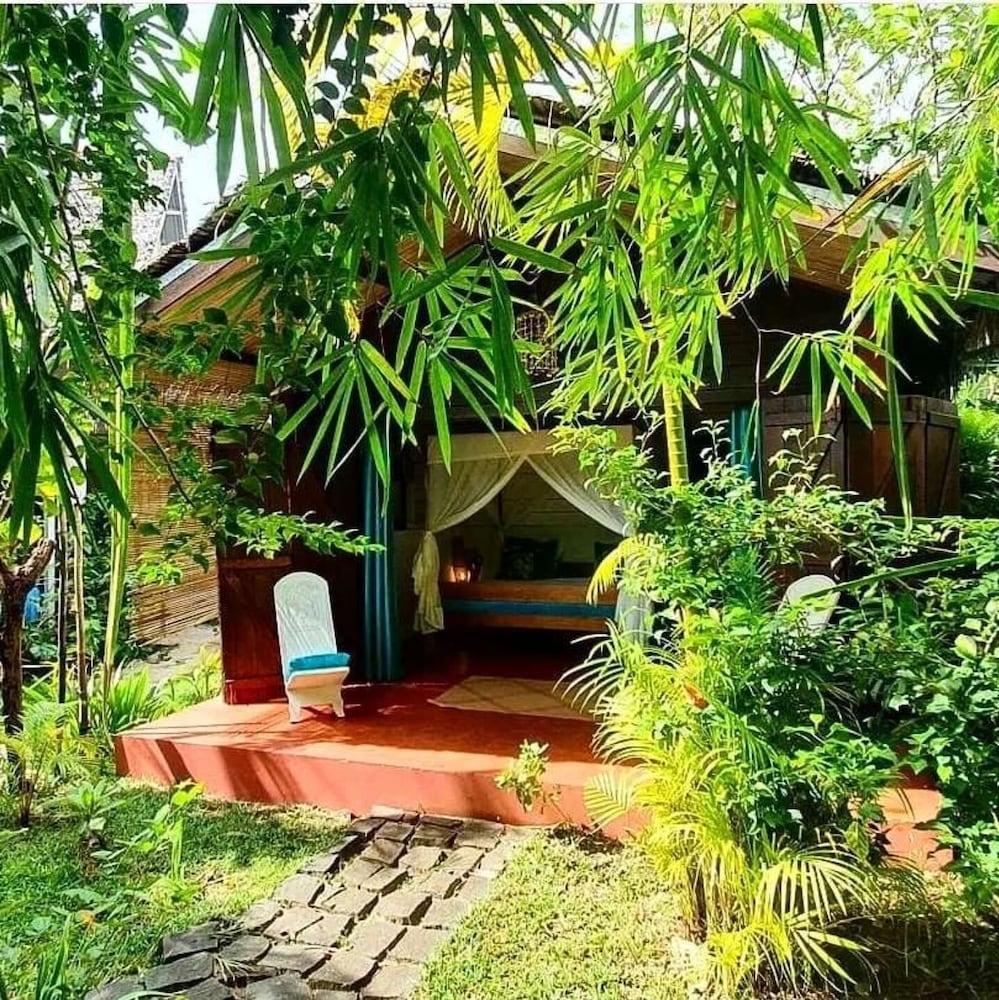 Ravoraha Ecolodge
