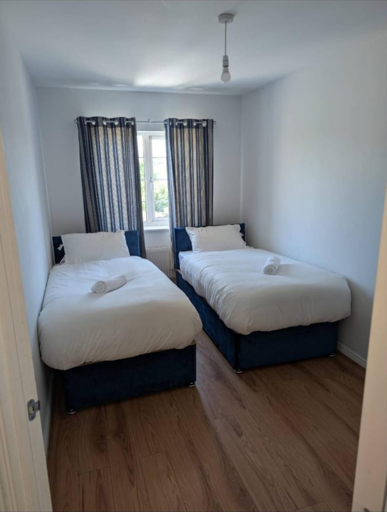 Enbrook Valley House - 3 Bedrooms, Folkestone