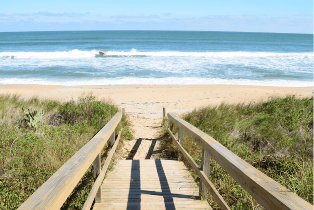 Sleeps 18! 7bdr, Backyard Pool, Walk to Beach Miramar Beach Jewel by Avantstay