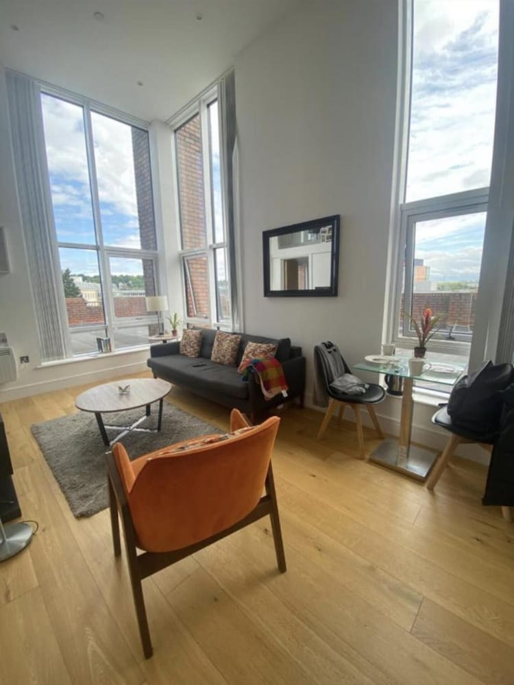 2 Level American Loft Style Apartment With Balcony view 4