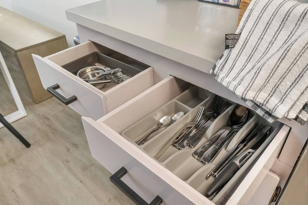 Comfortable Kirkland Home for Family & Remote Work