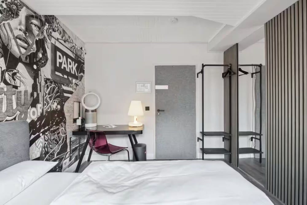 The Room 44