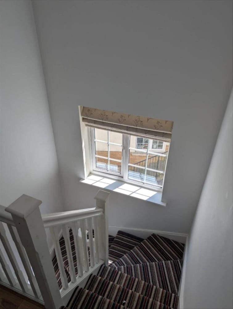 Enbrook Valley House - 3 Bedrooms, Folkestone