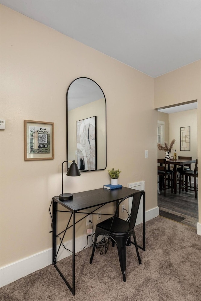 Bright And Newly Remodeled Apartment Near Emu 1 2 Bedroom Apts
