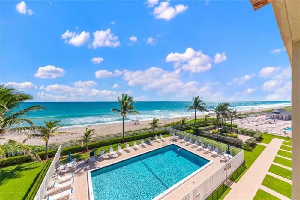 404 On Hutchinson Island
