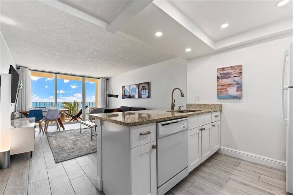 408 On Hutchinson Island