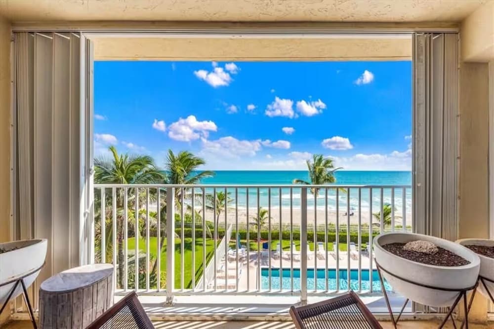 404 On Hutchinson Island
