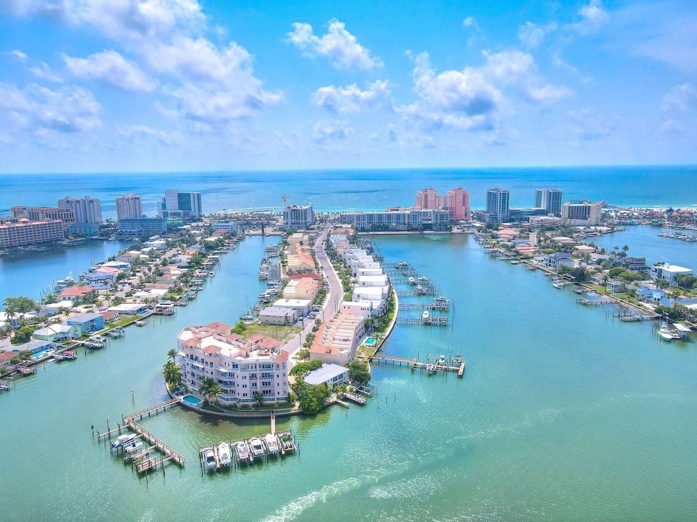 Bay Watch #3 - Weekly Beach Rental 1 Bedroom Apts by RedAwning view 5