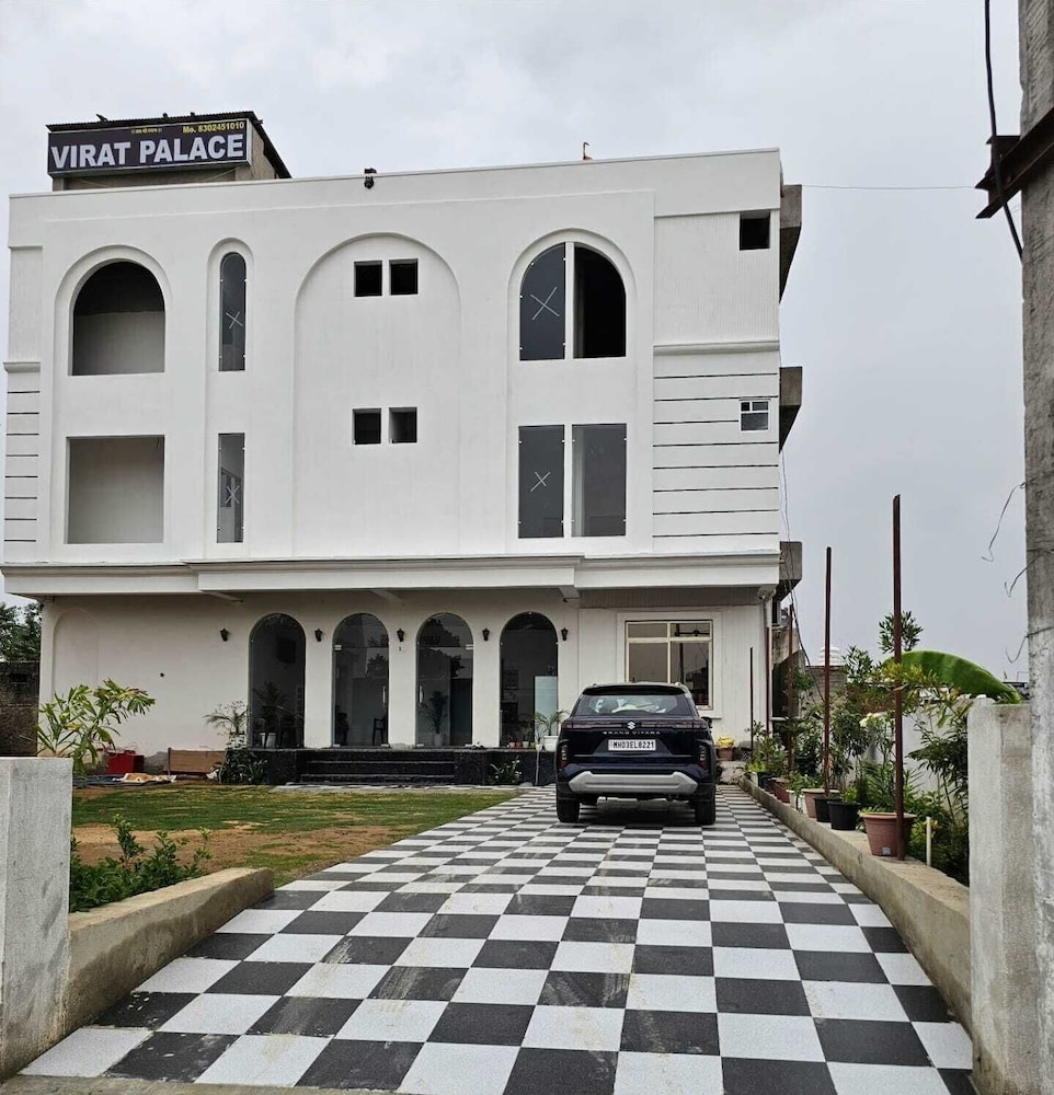Hotel Virat palace