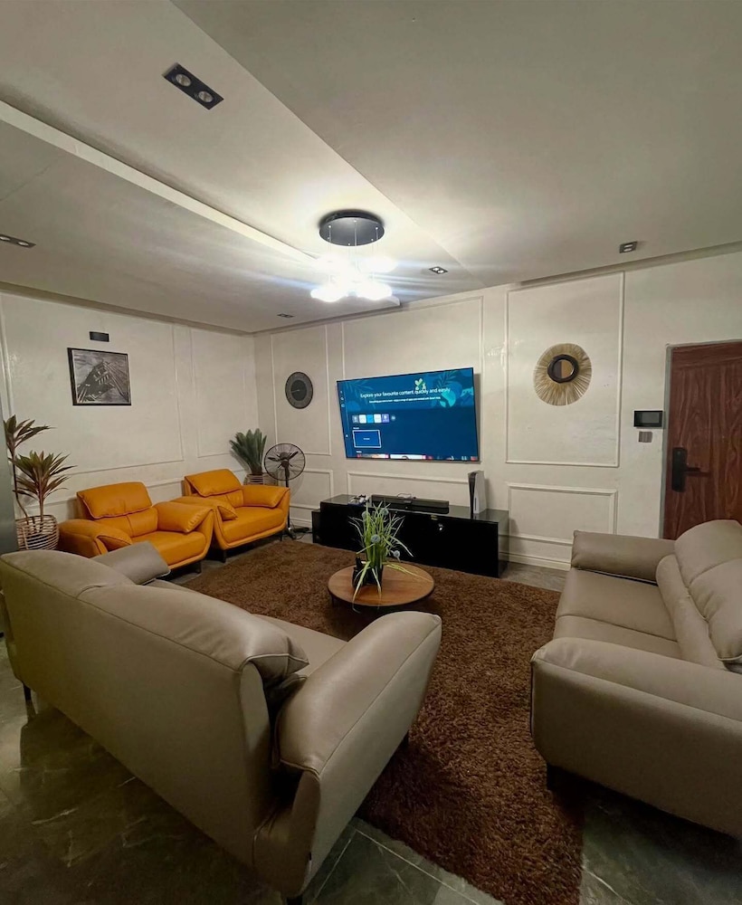 Reign Luxury Apartment