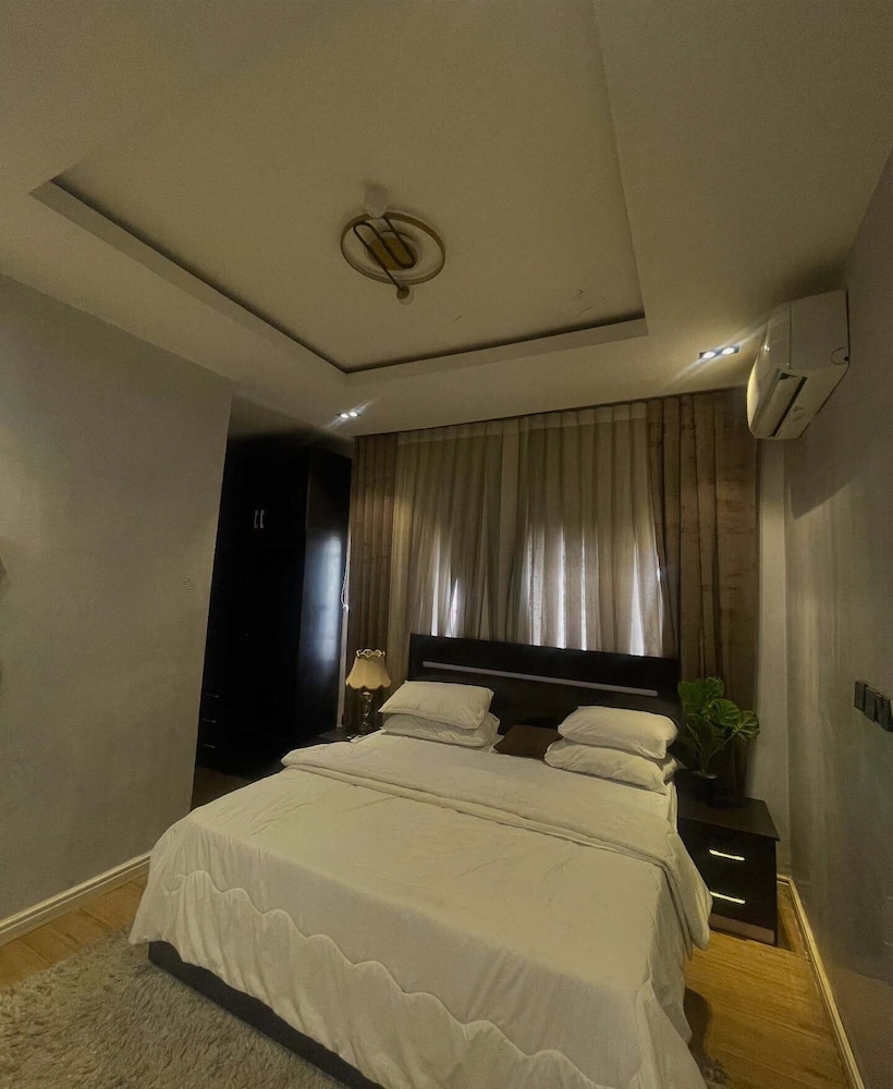 Reign Luxury Apartment