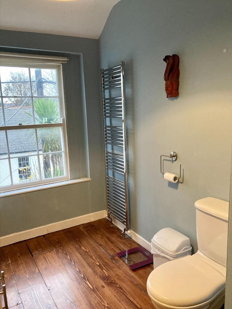 Spacious 3 Bedroom Family Home in North Strand