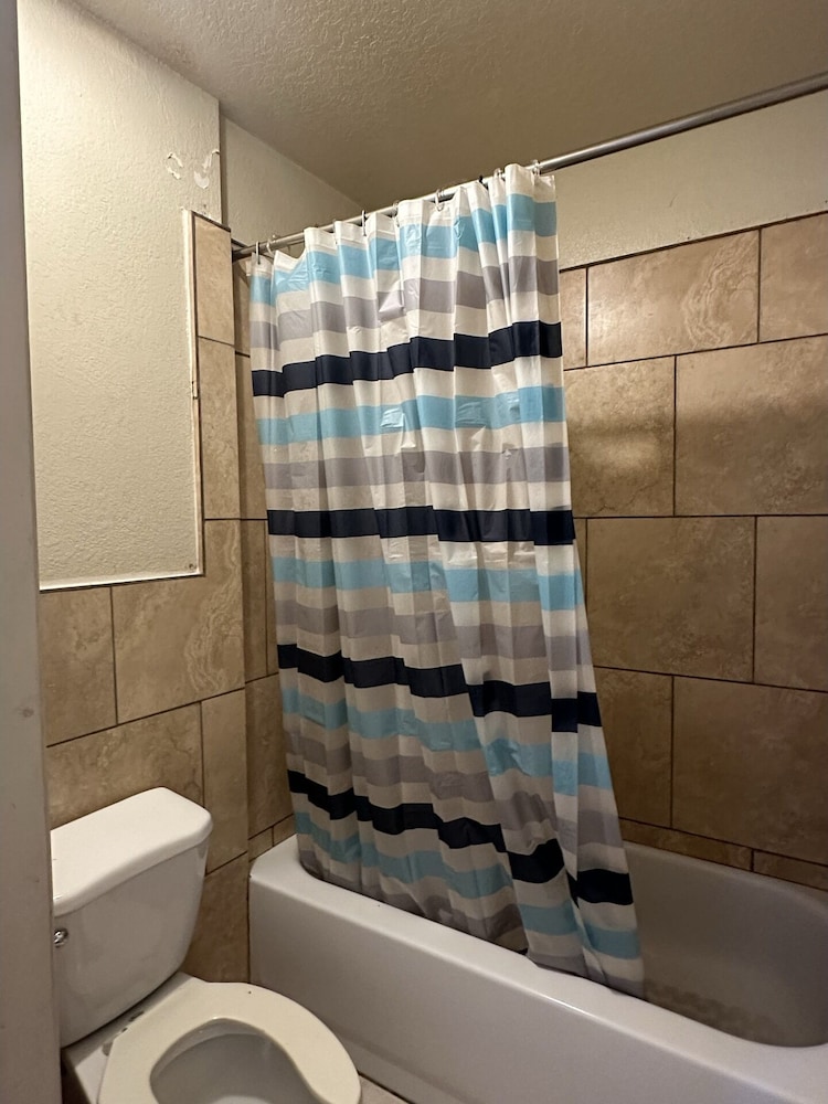 Travel Inn By OYO La Marque Texas City I-45