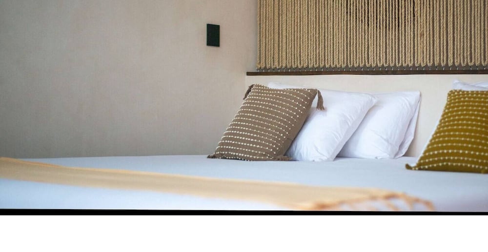Guest INN Home - Elements Suites