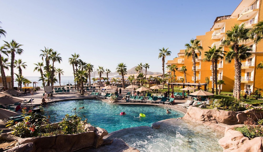Deluxe Condo at Villa Del Palmar
