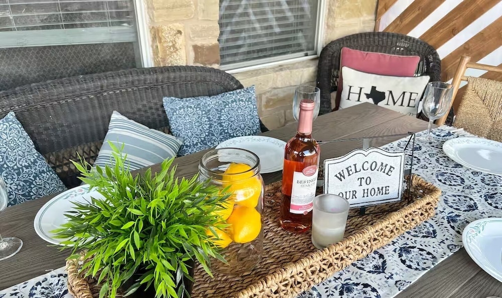Austin Charm Home by The Key Rentals