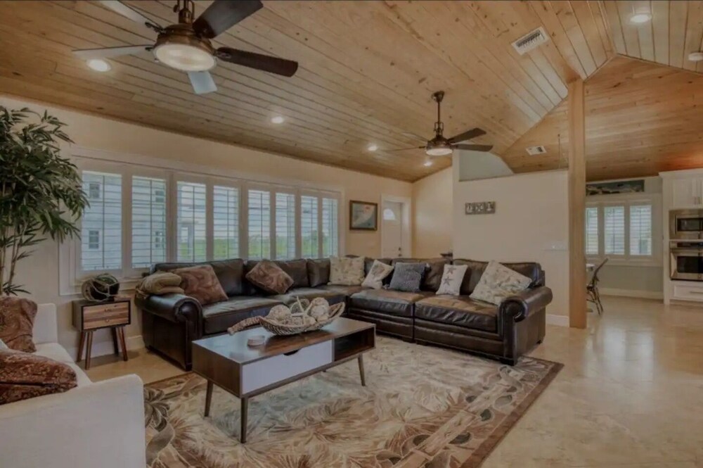 Relaxing 2/2 Get Away In The Lower Keys! 2 Bedroom Home by Redawning