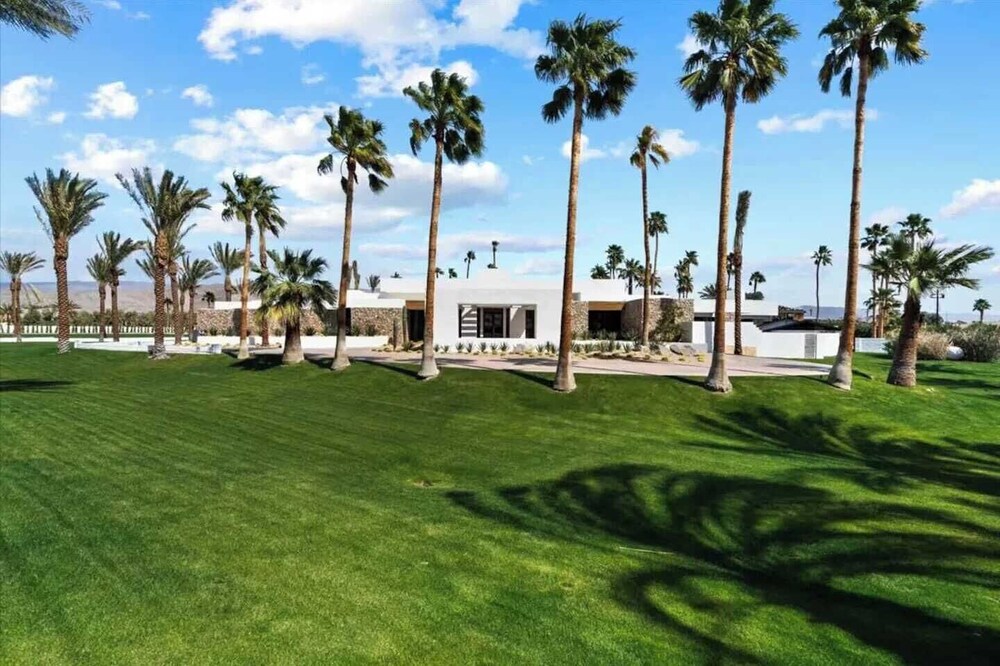 The Bravo Beach Club Tennis, Beach, Basketball, Golf Ultra-luxe Compound by Avantstay