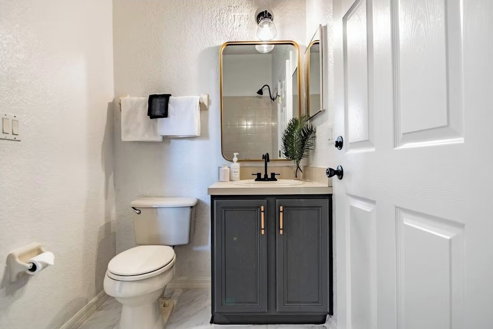 3BR Townhouse at Regal Palms: Pool & Disney Fun
