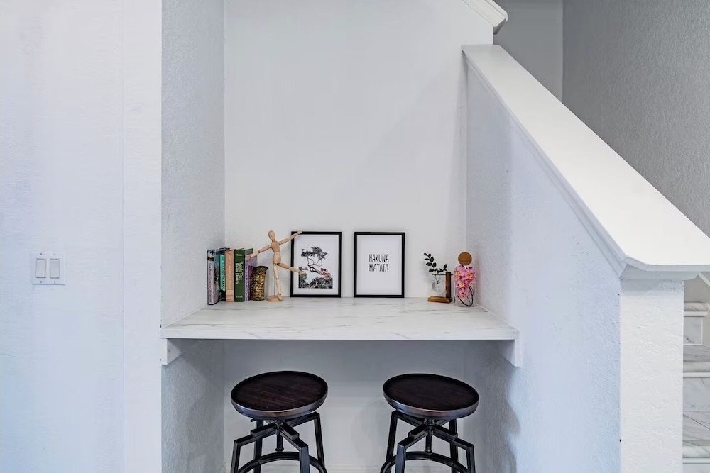 3BR Townhouse at Regal Palms: Pool & Disney Fun