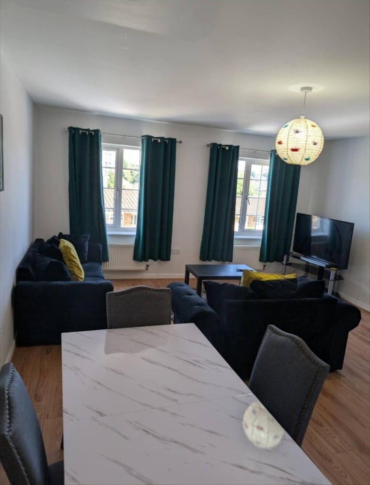 Enbrook Valley House - 3 Bedrooms, Folkestone