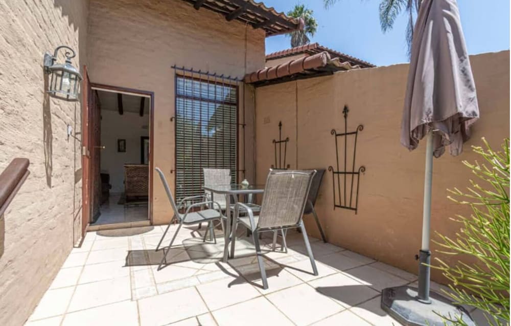 Birdsong in Sandton and Charming Townhouse Retreat